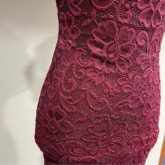 Scalloped Lace Round Neck Cold Shoulder Short Sleeve Knit Midi Lace Dress - Picture 5 of 13